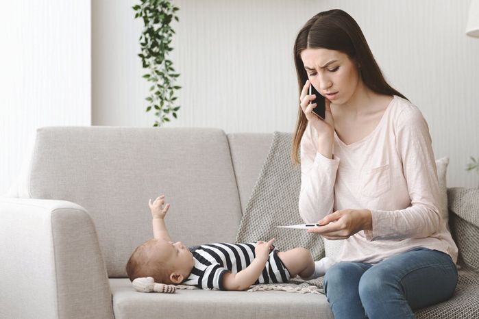 心配した母親が医者に相談する