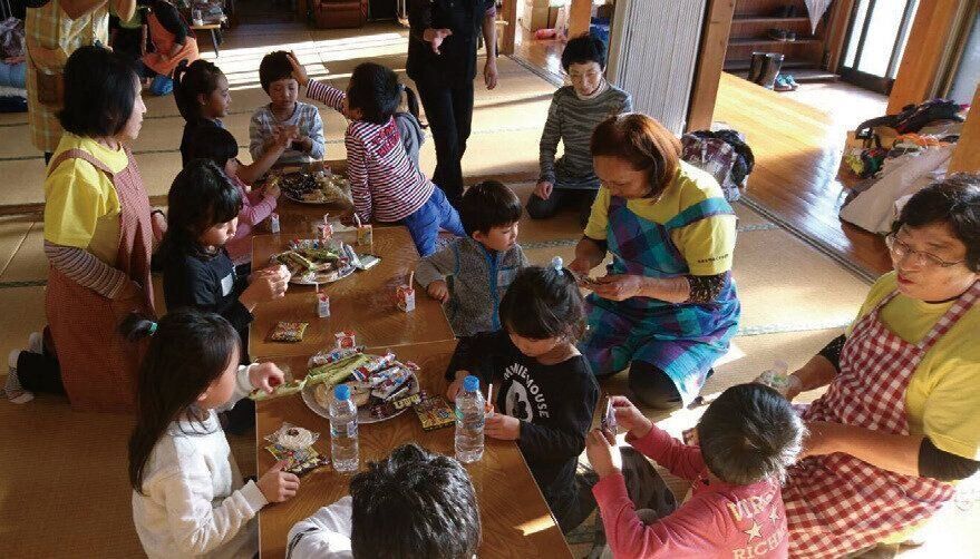 ボランティアたちは子どもの心に向き合い、楽しく過ごせる居場所をつくることを心がけました。