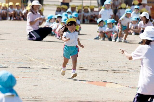 「友人の結婚式」と「わが子の運動会」もし重なったらどちらを選ぶ？