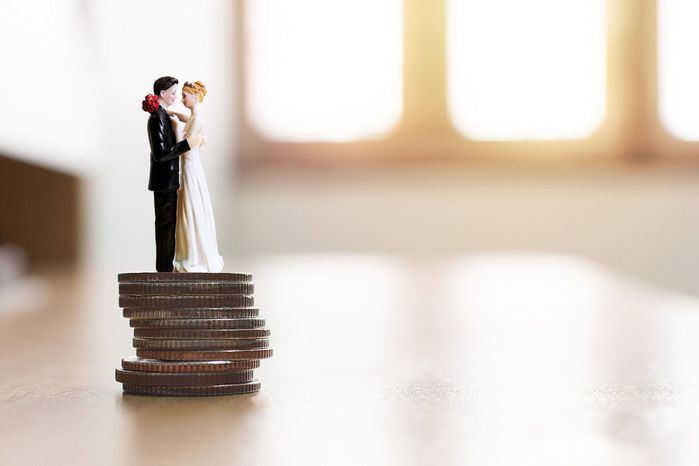 結婚式のための財政的な節約のお金。結婚費用の準備