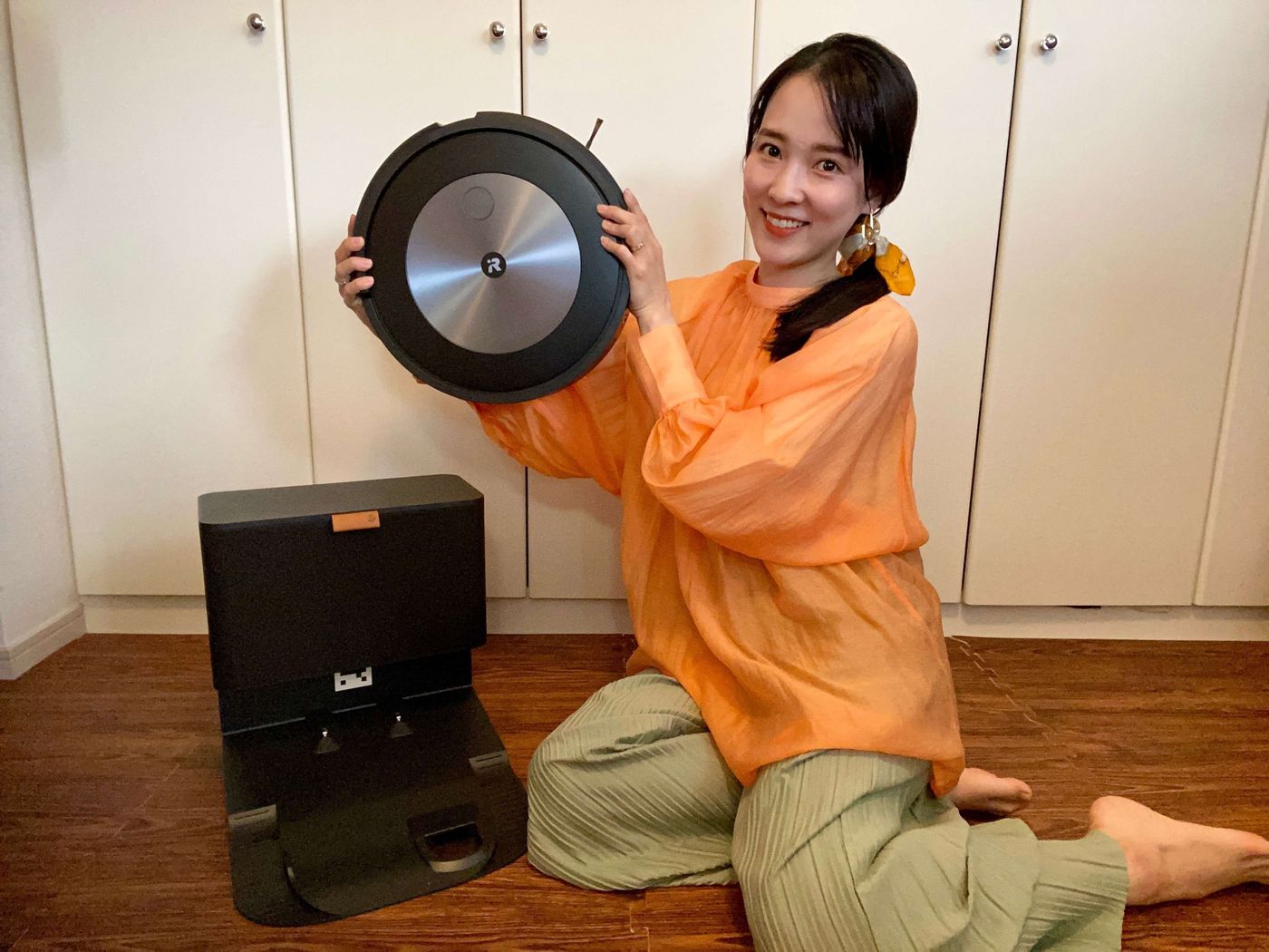 散らかっててもokペットの糞もよけてくれるルンバが登場 シリーズ史上最高頭脳の実力やいかに 家電女優 奈津子のガチレビュー たまひよ 散らかっててもokペットの糞もよけてくれるルンバが登場 シリーズ史上最高頭脳の実力やいかに 家電女優 奈津子のガチレビュー たまひよ