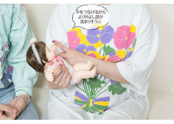 Q.赤ちゃんが遊びたくなる秘訣(ひけつ)は?A.本物の赤ちゃんのように愛らしい手や目などに注目してみて☆