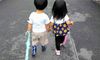 雨の日、寒くて外に出られない日、子どもの体力が有り余ってお昼寝してくれない…! 双子ママを助けた神アイテム7