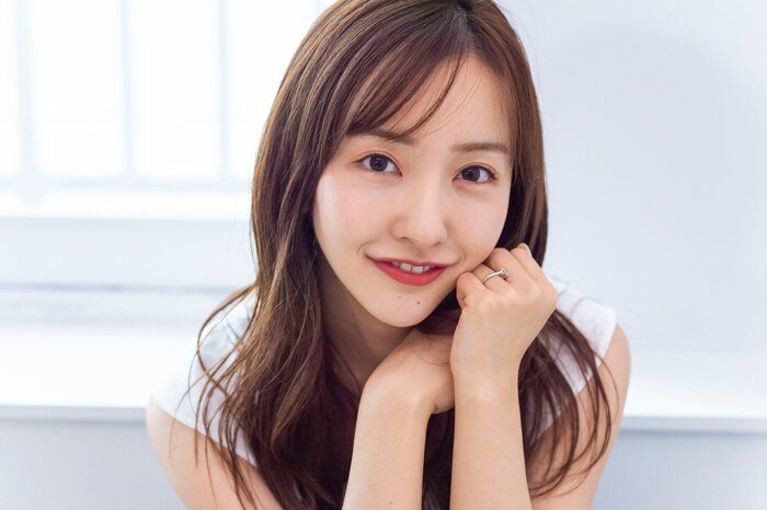 【板野友美】産後はホルモンバランスの変化で気分が落ち込み、とまどったことも･･･