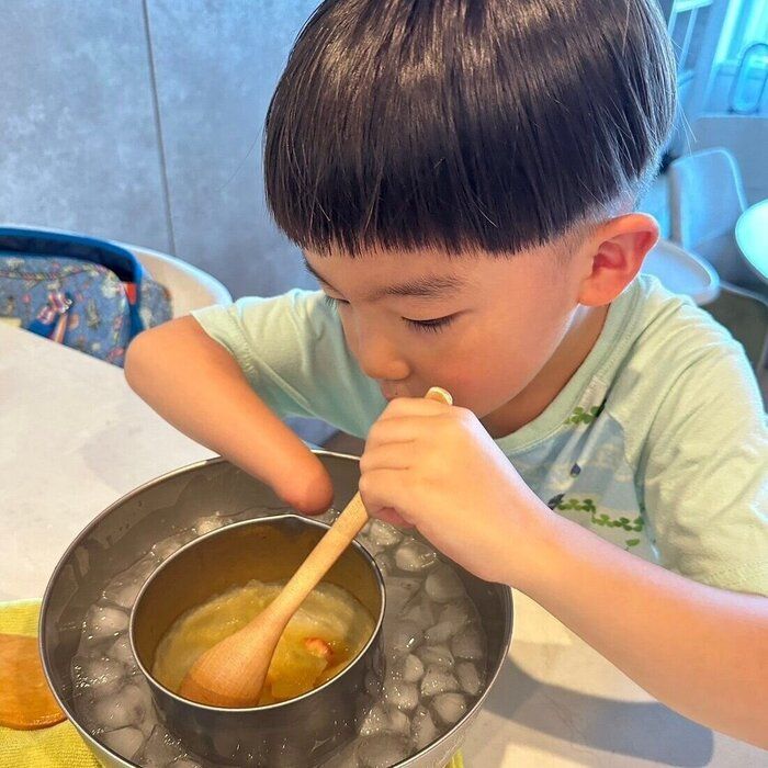 料理にも挑戦するミニっち。