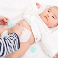 医師監修 新生児の便秘はなぜ起こる 原因 と 解消法 を徹底チェック たまひよ 医師監修 新生児の便秘はなぜ起こる 原因 と 解消法 を徹底チェック たまひよ