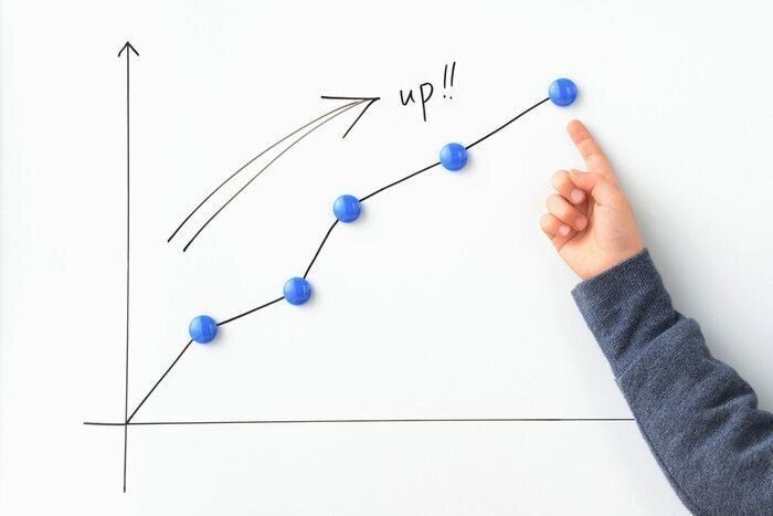 iStock.com/takasuu