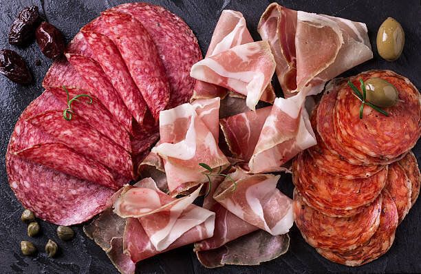 伝統的なスペイン風タパスやイタリア風前菜