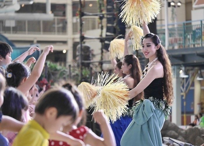 フラガールから直接レッスンが受けられる南国体験タイム