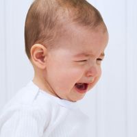0歳代の 寝ぐずり泣き どうする 赤ちゃんの 3大泣き を減らすコツ 3 たまひよ 0歳代の 寝ぐずり泣き どうする 赤ちゃんの 3大泣き を減らすコツ 3 たまひよ