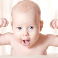 赤ちゃんの不思議な行動にはすべて意味がある 専門家が教える あのしぐさのワケ たまひよ 赤ちゃんの不思議な行動にはすべて意味がある 専門家が教える あのしぐさのワケ たまひよ