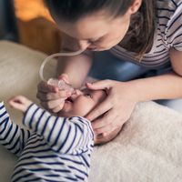 医師監修 赤ちゃんの鼻水 鼻づまりのホームケアと 鼻吸い器 の上手な使い方 たまひよ 医師監修 赤ちゃんの鼻水 鼻づまりのホームケアと 鼻吸い器 の上手な使い方 たまひよ
