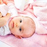 保健師監修 2 3 4 5月生まれ赤ちゃんの肌着 ウエア 必要最低限枚数 季節ごとの着せ方 たまひよ