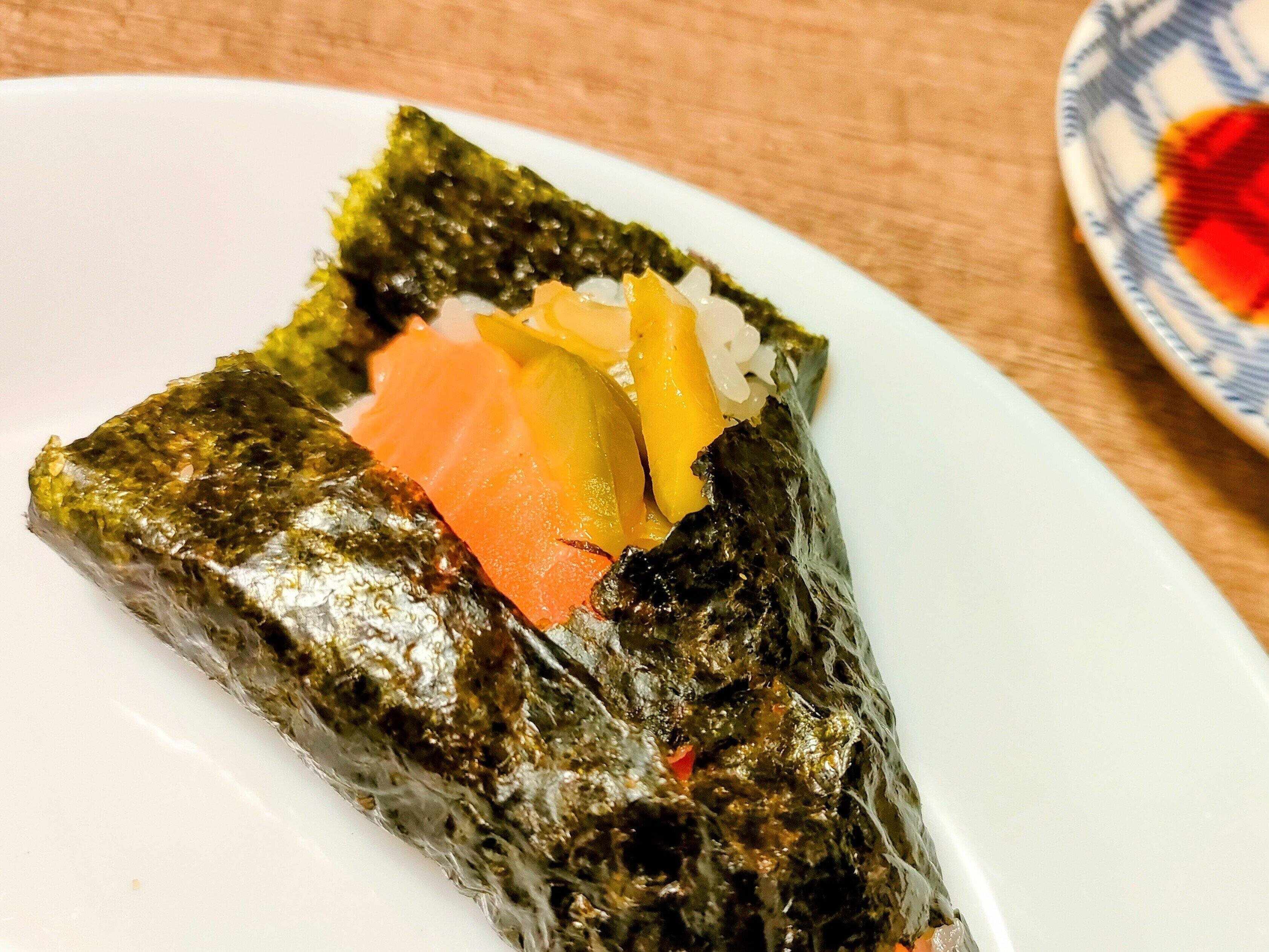 ザーサイとサーモンの海苔巻