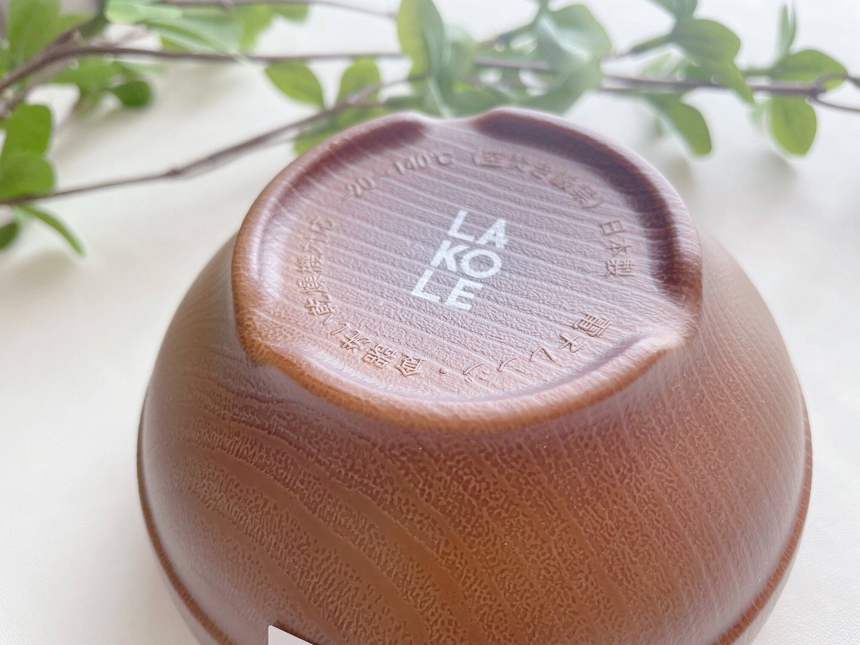 底の裏に水が溜まるのを防げる！