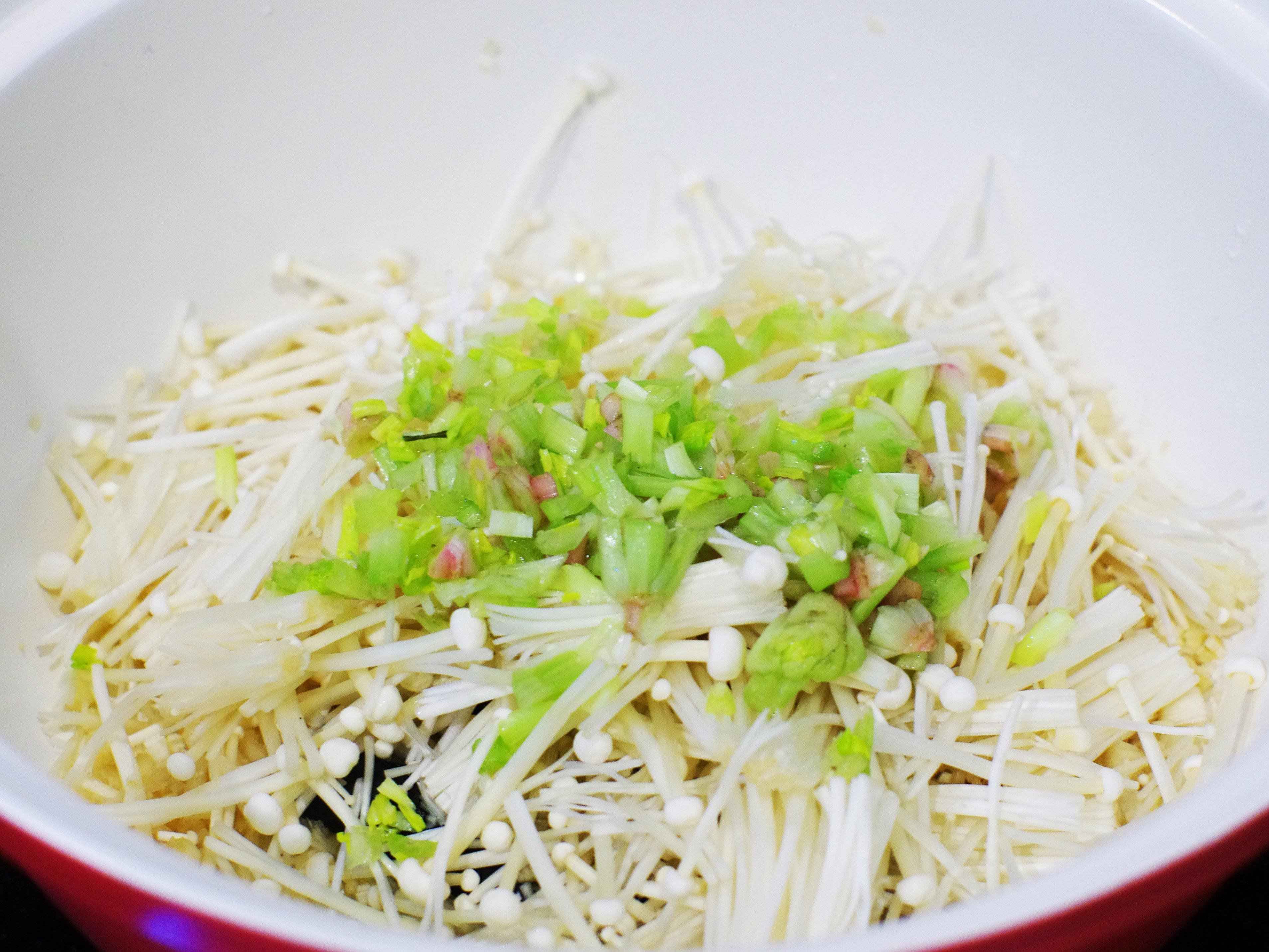筋も茎も根元も捨てない！野菜の栄養をまるごといただく調理法