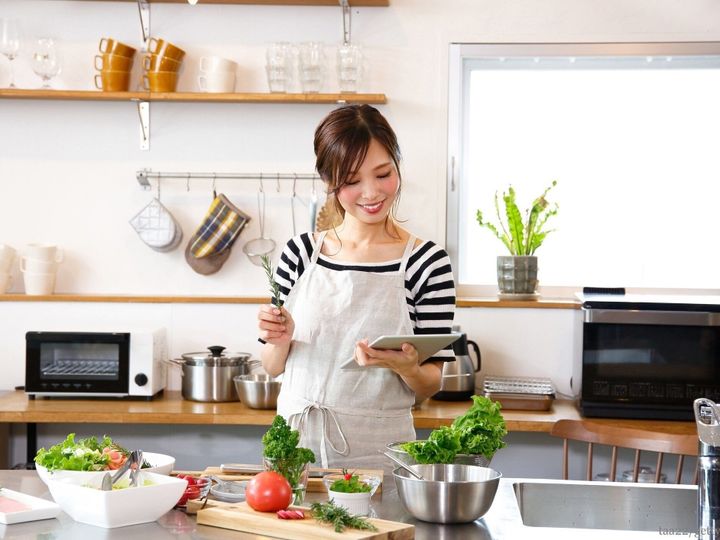 元電子レンジ開発職担当者が教える 多くの人が知らない電子レンジで温めるときのラップの正解 サンキュ 元電子レンジ開発職担当者が教える 多くの人が知らない電子レンジで温めるときのラップの正解 サンキュ