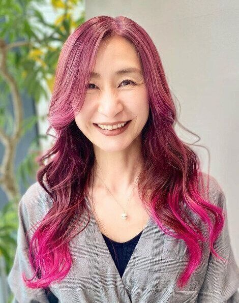 脱白髪染め！ピンクカラーロングヘア