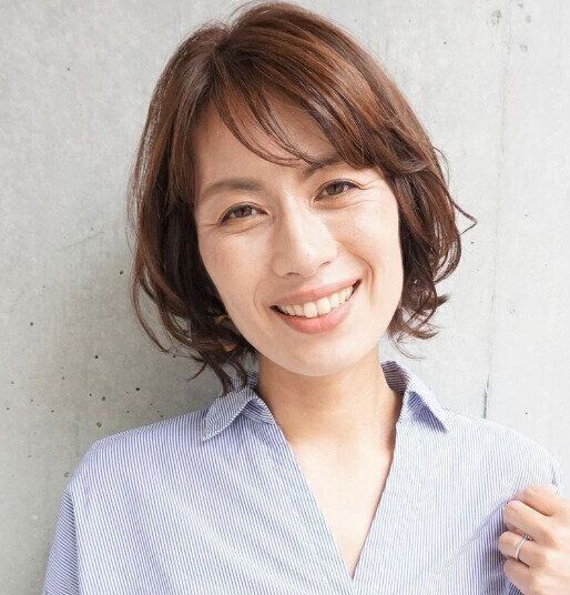 大人の余裕を感じる！リッチなウェーブボブ