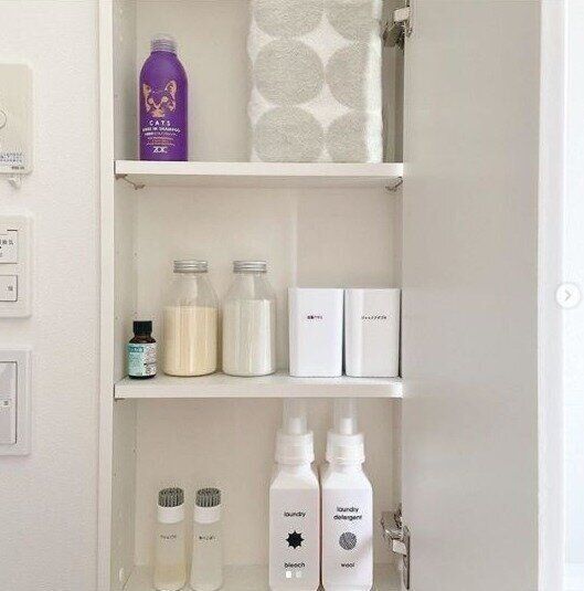 真似したい 使いやすくて生活感もナシ 脱衣所の洗剤収納アイデア サンキュ