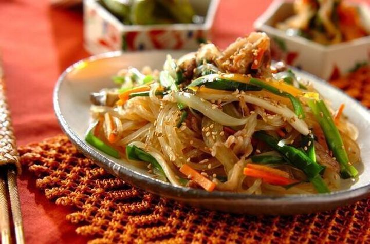 焼き肉のタレで簡単!野菜たっぷりチャプチェ