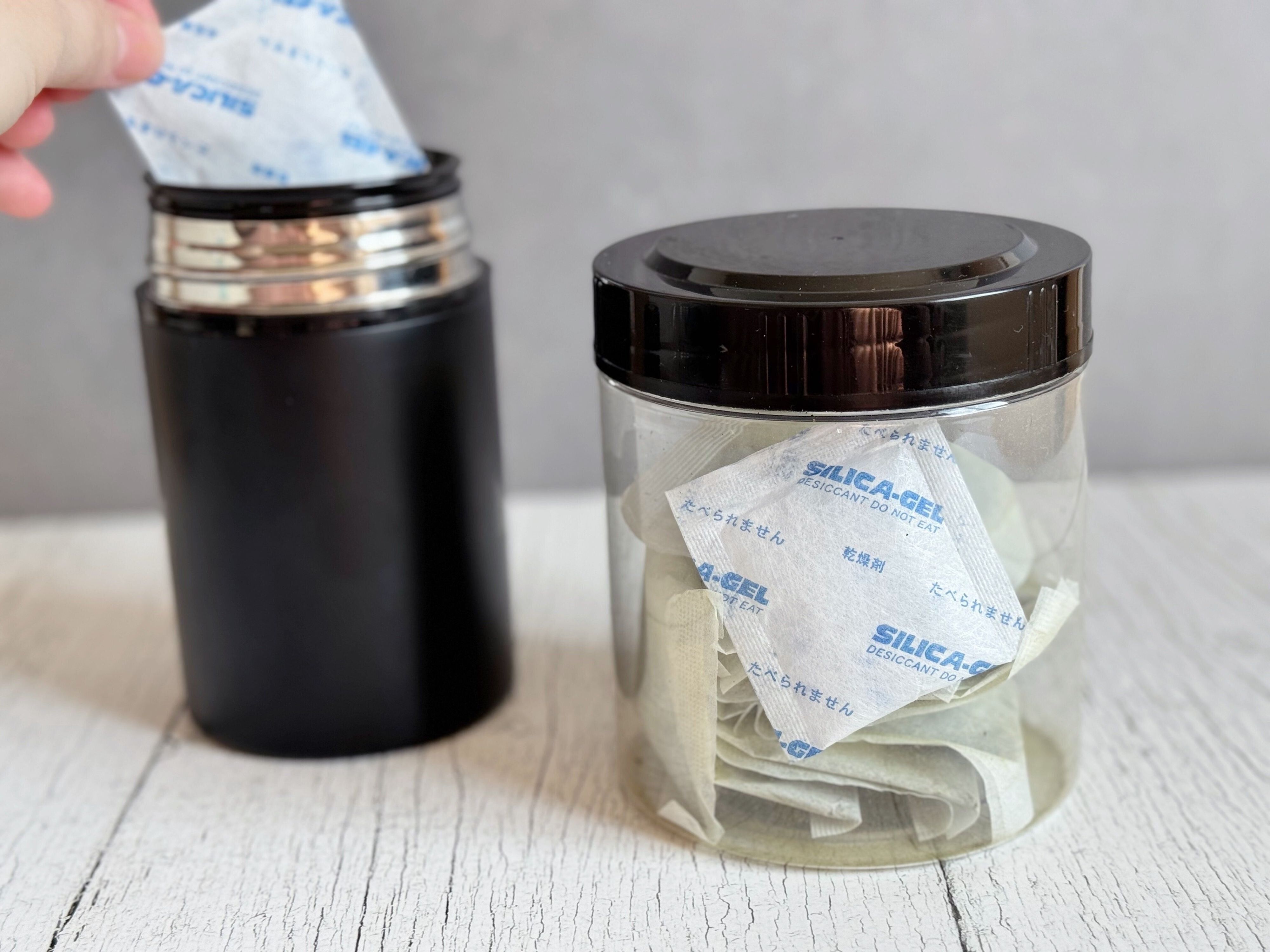 2．シリカゲル乾燥剤