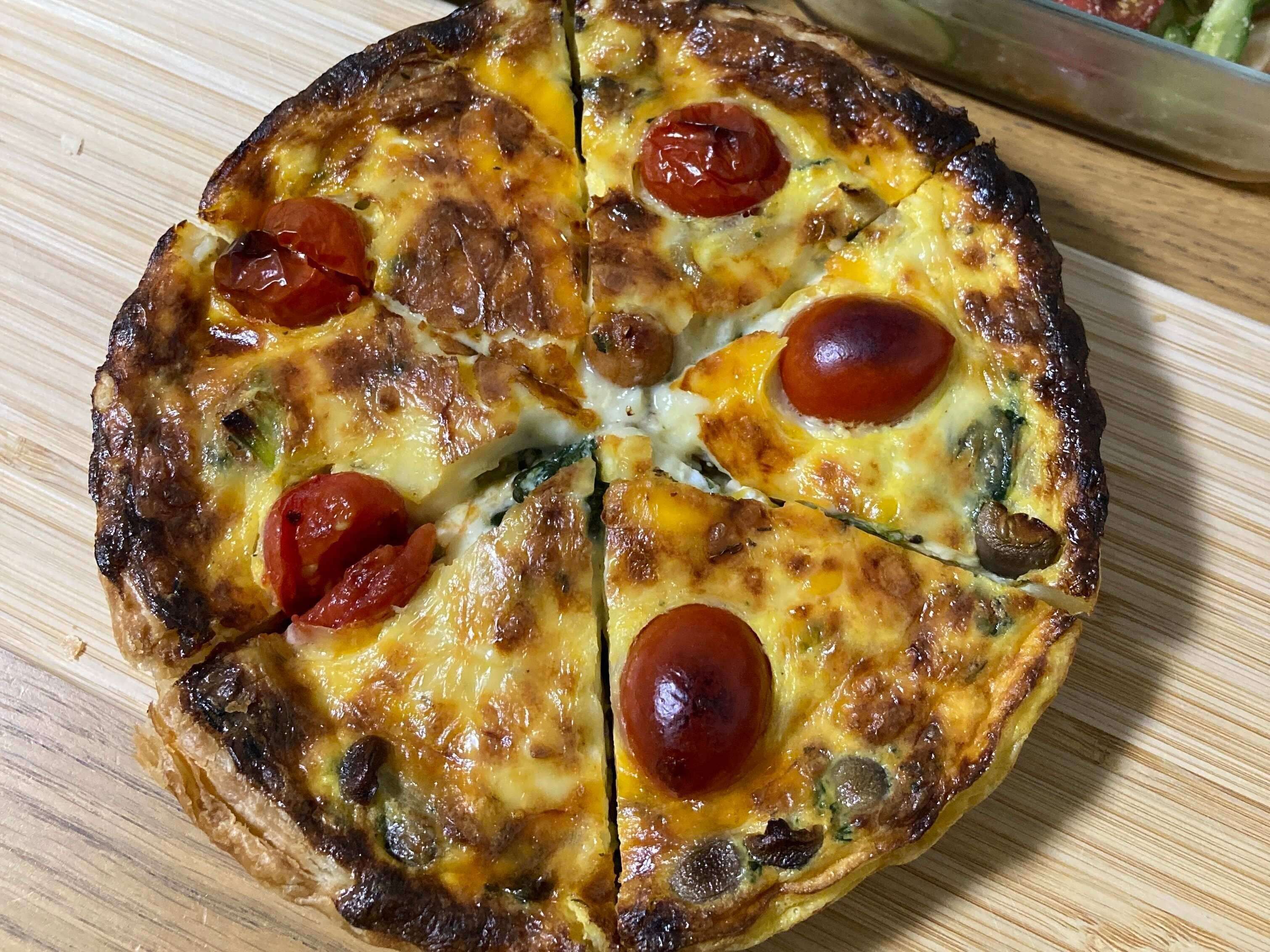 カットほうれん草を使用して作った時短キッシュ