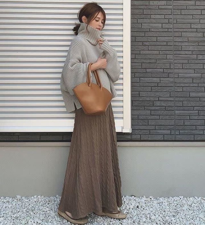 手にとりがちな定番色が危険 40代が 老け見え する色は意外にもこの2色 サンキュ 手にとりがちな定番色が危険 40代が 老け見え する色は意外にもこの2色 サンキュ