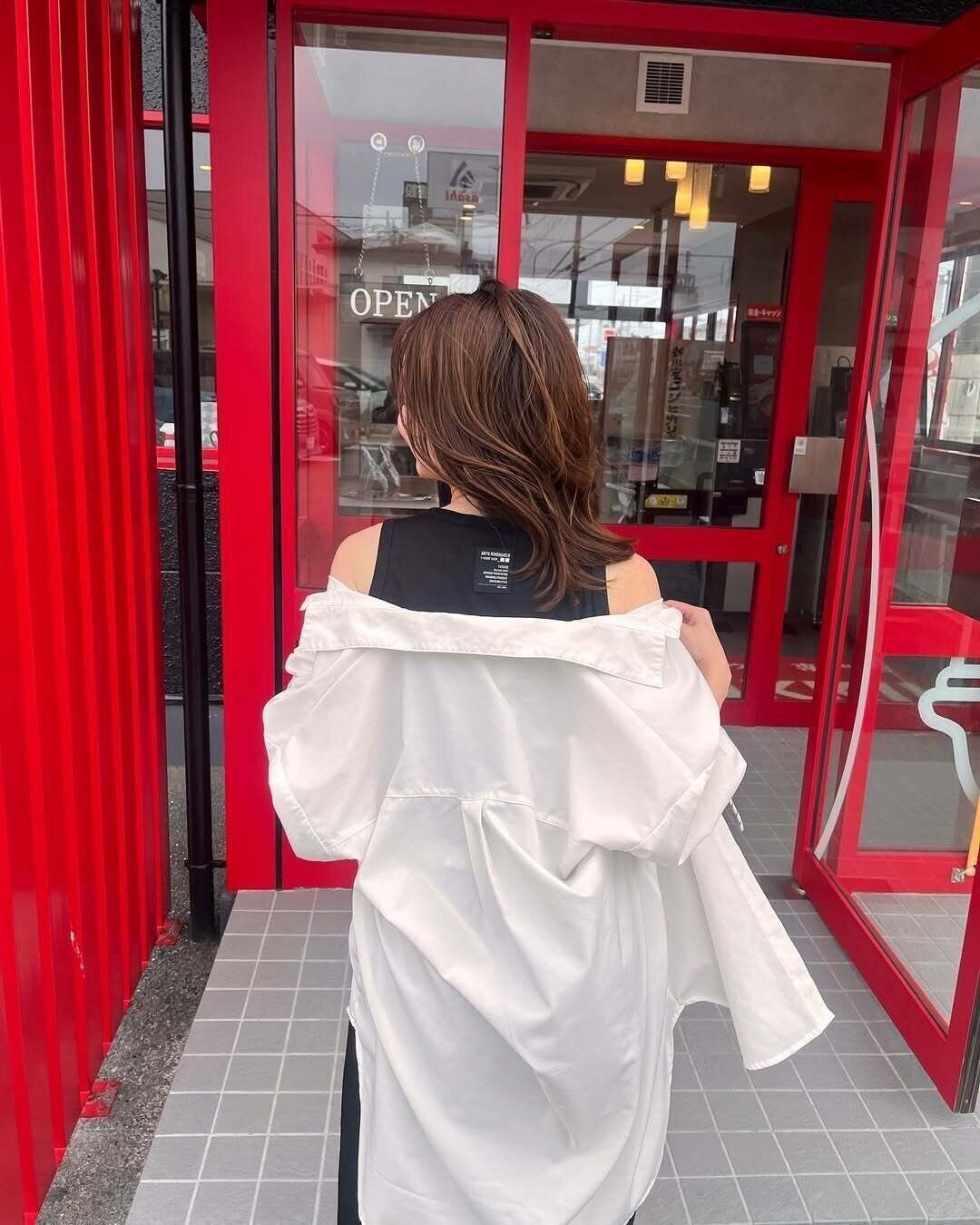 【ユニクロ】可愛い“おめめ”がチラリ！大人気コラボTシャツ＆タンクトップをゲットせよ