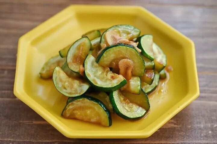 メイン食材ひとつ！ズッキーニのにんにく醤油炒め
