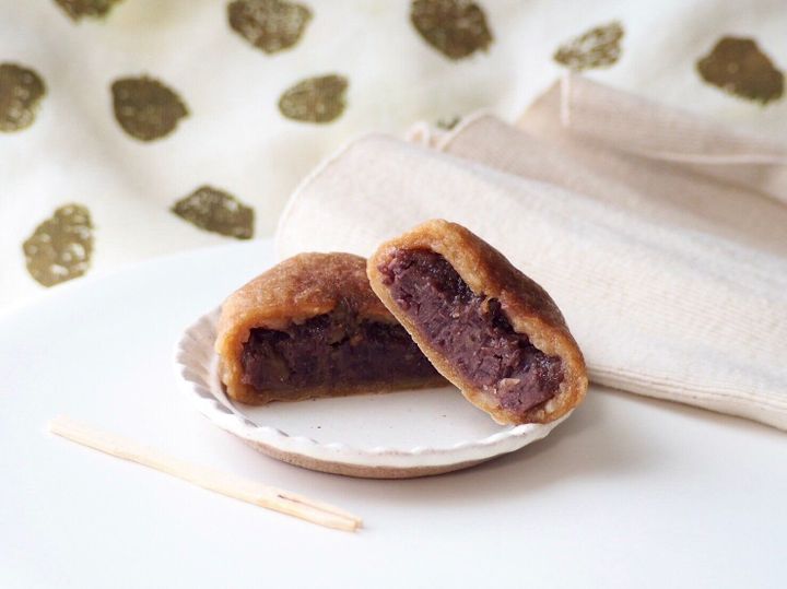 シャトレーゼ「粗搗き大福 くるみ醤油」断面写真