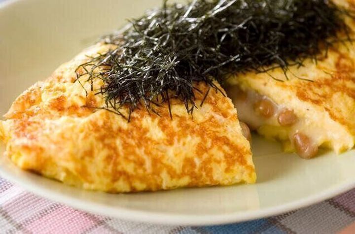 ニンニクがアクセント!納豆チーズオムレツ