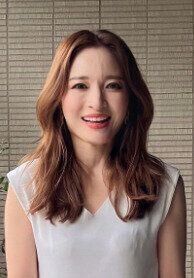 リバースカールがポイント！フェミニンセミロング