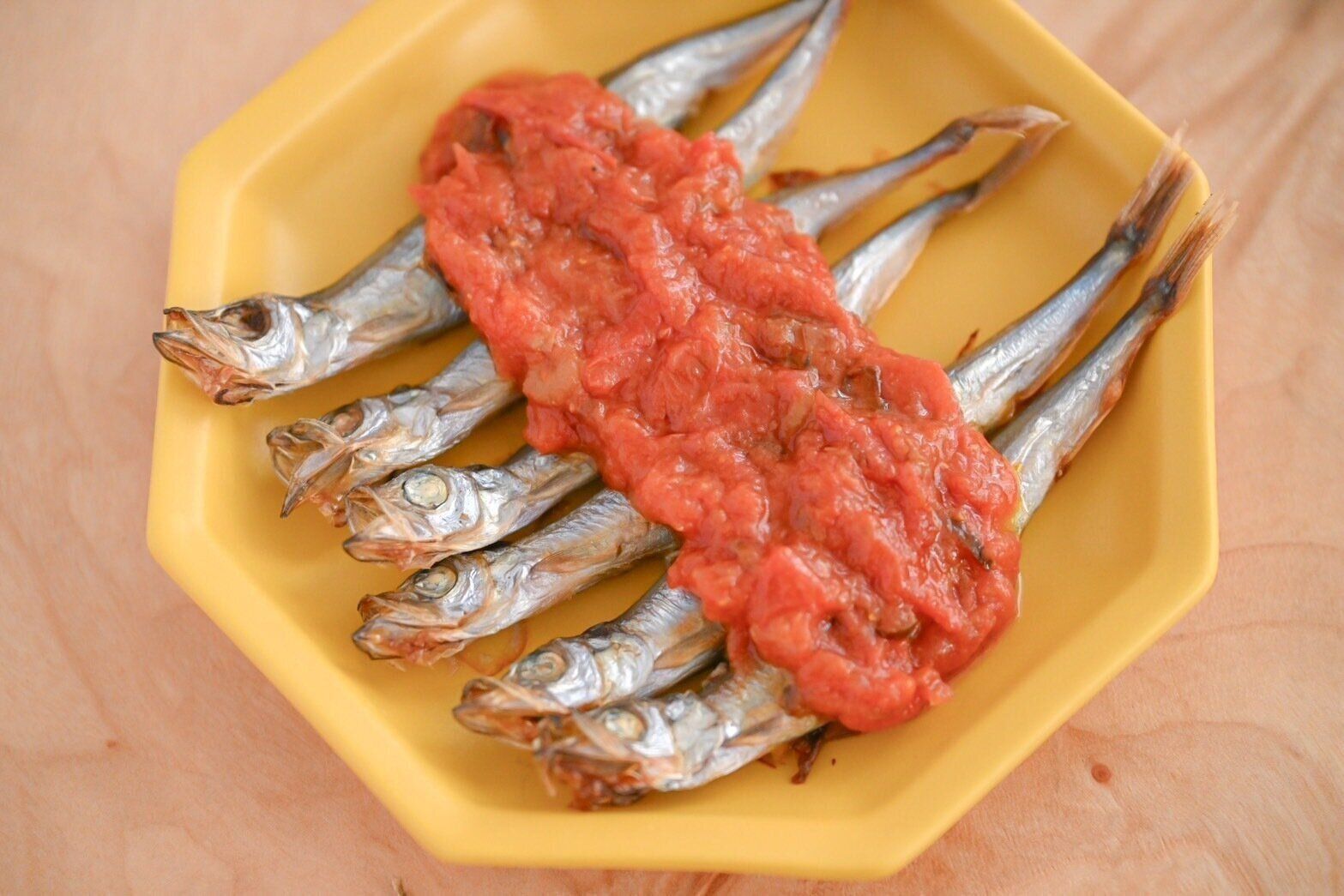 ししゃものトマトソースがけ