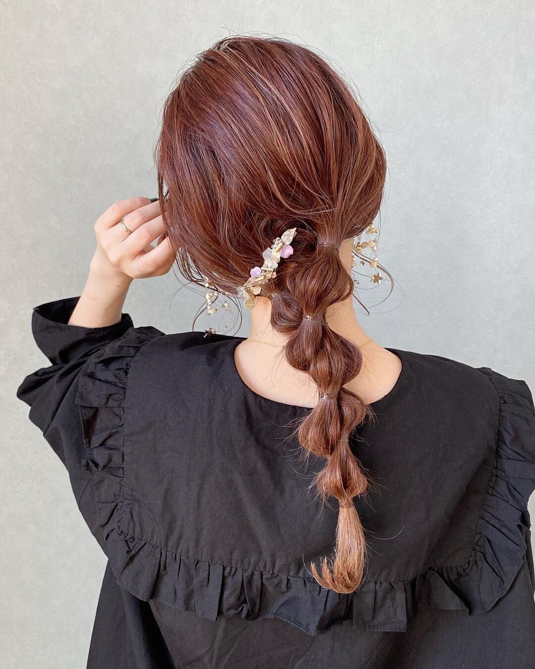 40代女性に似合う不器用でも簡単にできるヘアアレンジ！2つの玉ねぎヘアを編み下ろし