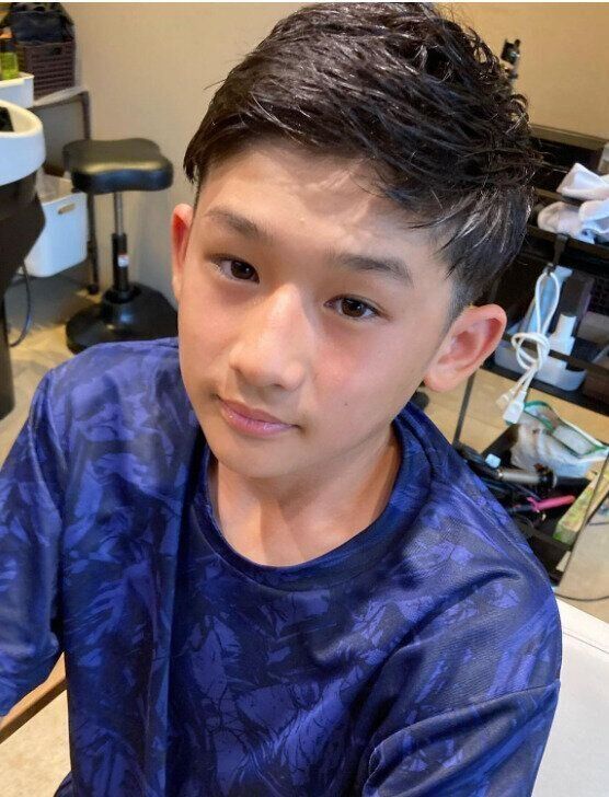 アップバングでカッコよく！ツーブロックヘア