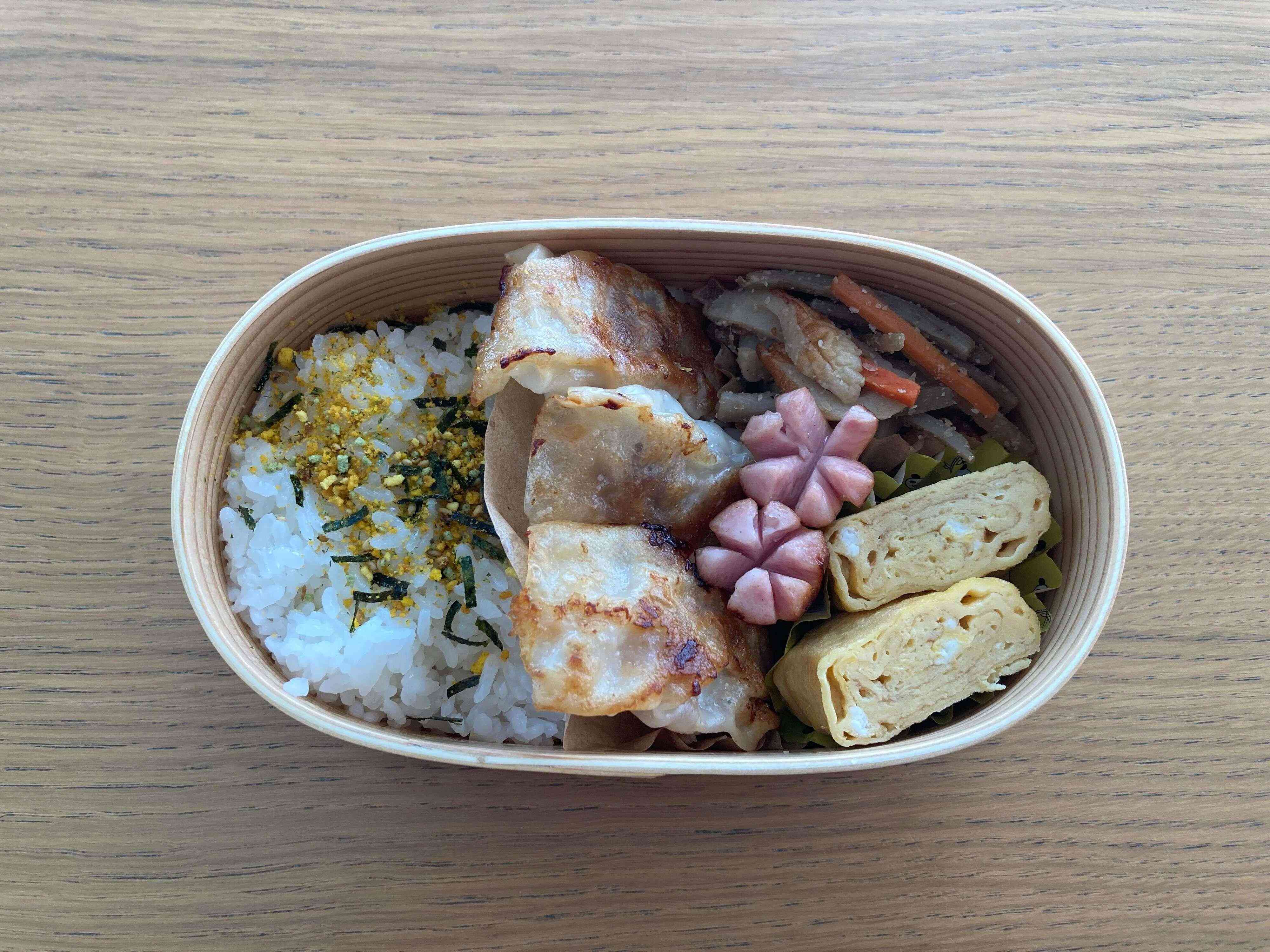 棒餃子入りお弁当