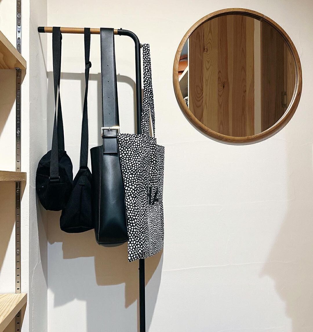 L字型のハンガーラックでおしゃれに収納