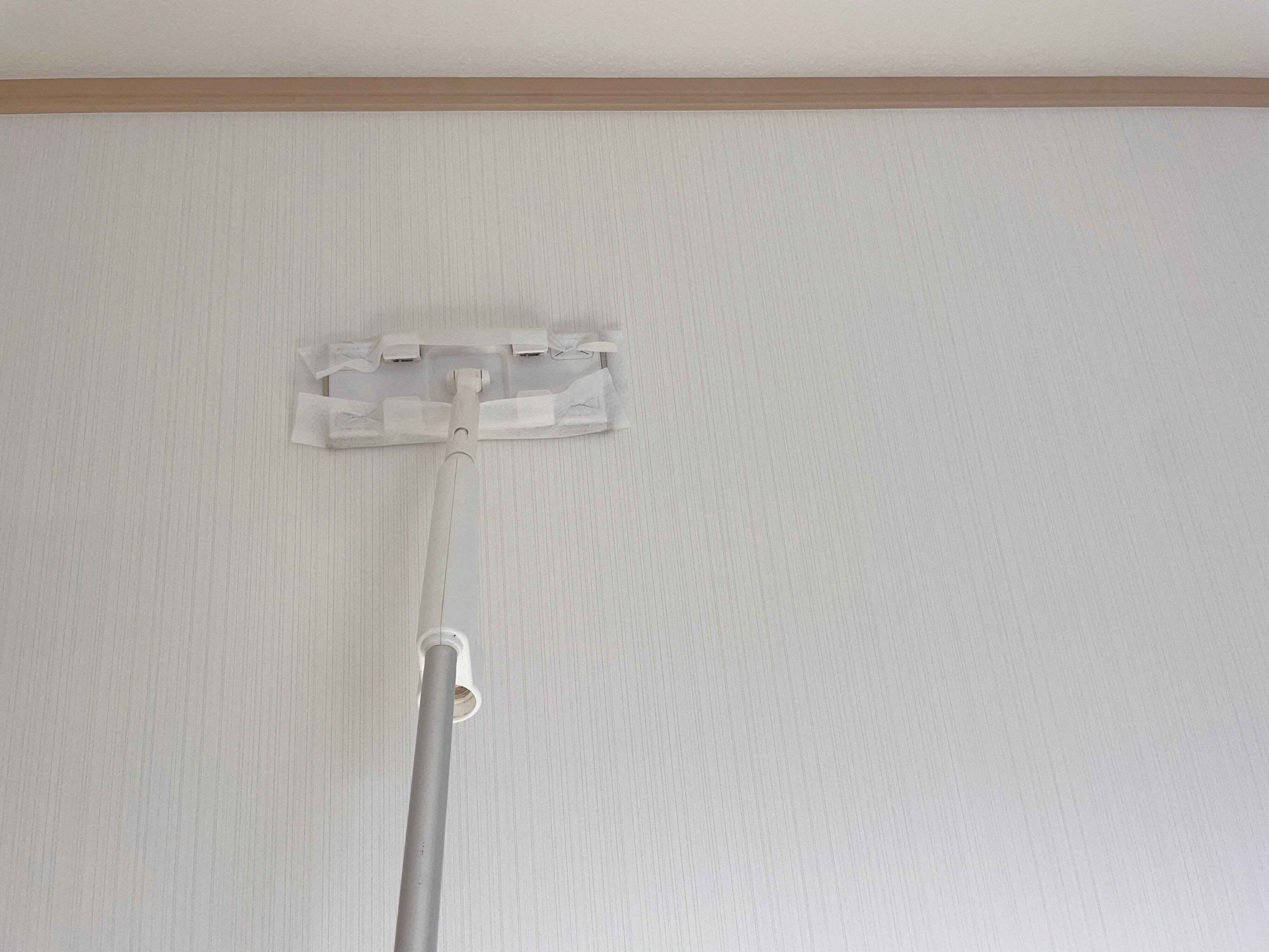 タイミングは朝イチがベスト！掃除方法はドライシートでなでるように拭くだけ