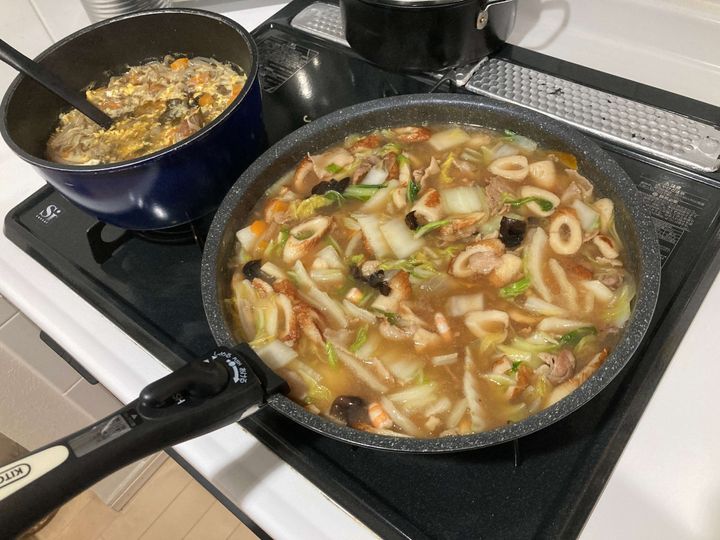 フライパンいっぱいの皿うどんのあん