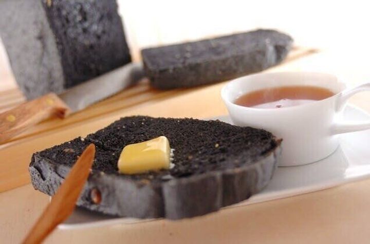 黒雑穀米粉ゴマパン