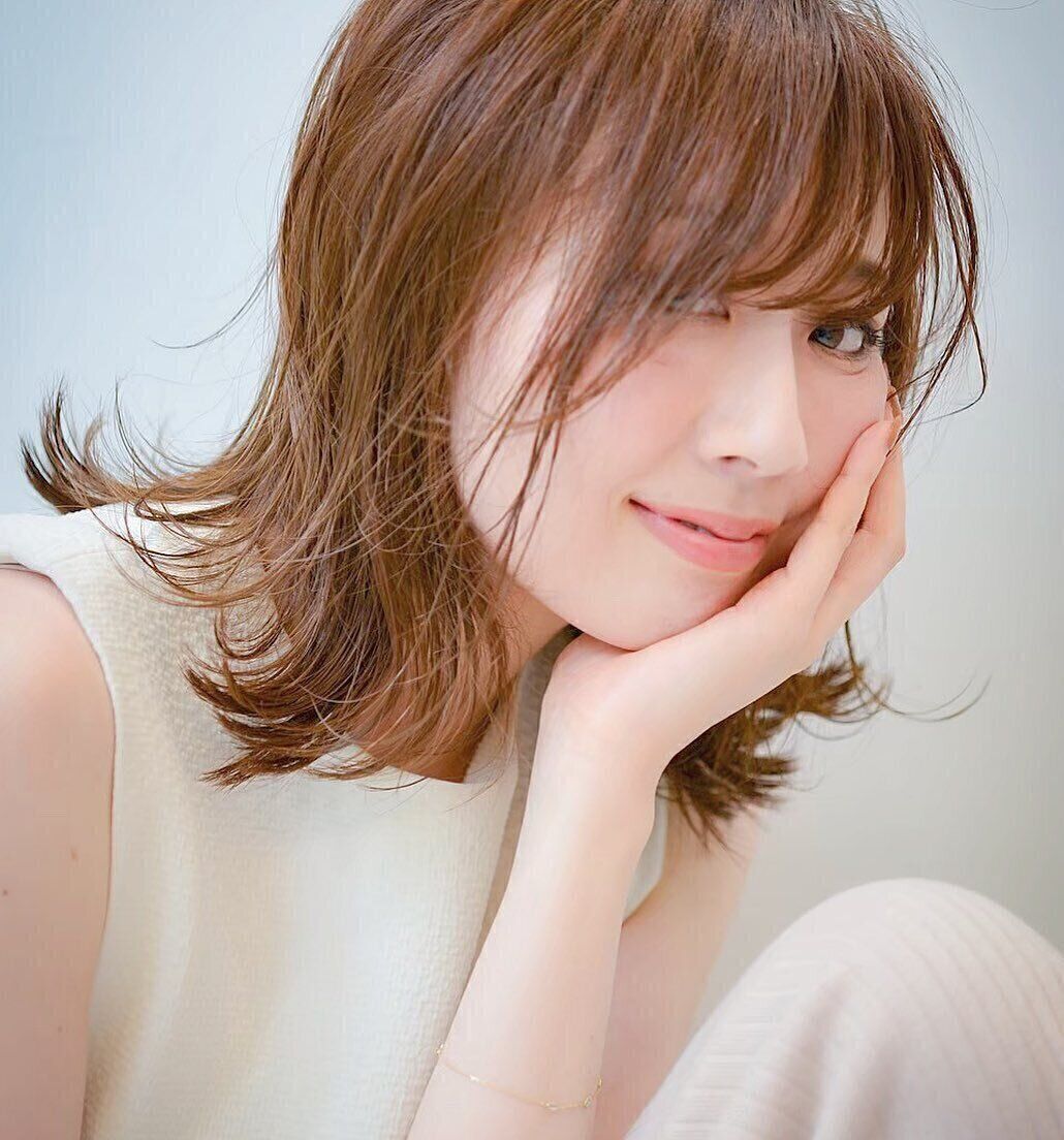 40代女性に人気のセミロング・ミディアムヘア！透け感のある大人レイヤー！