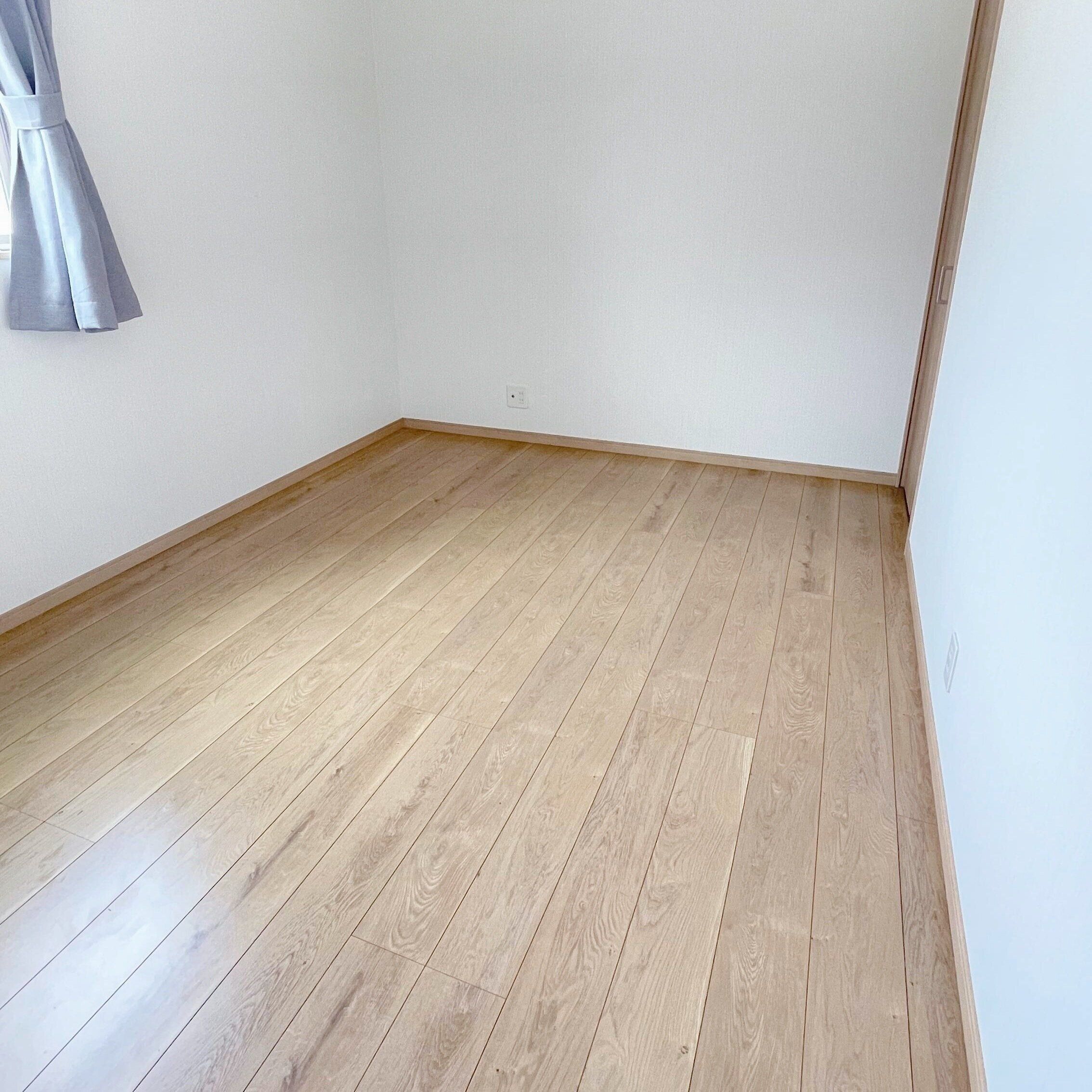 お部屋が殺風景すぎたらどうすればいい？シンプリストが提案する5つの解決策