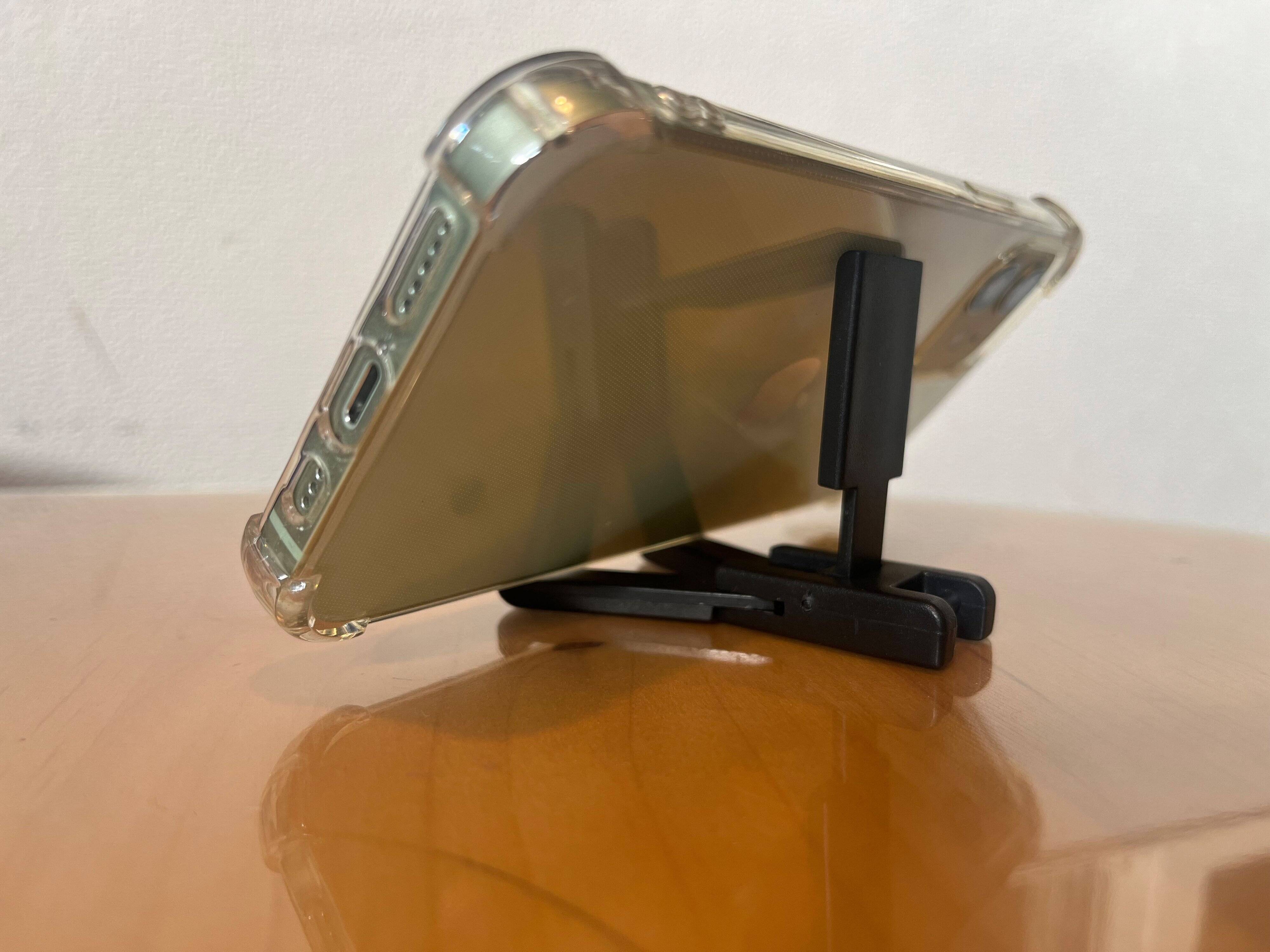 外出先での動画視聴やキッチンでのレシピ確認にも！