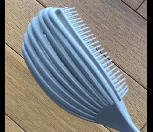 【3COINS】なんか面白い！フィットヘアブラシ