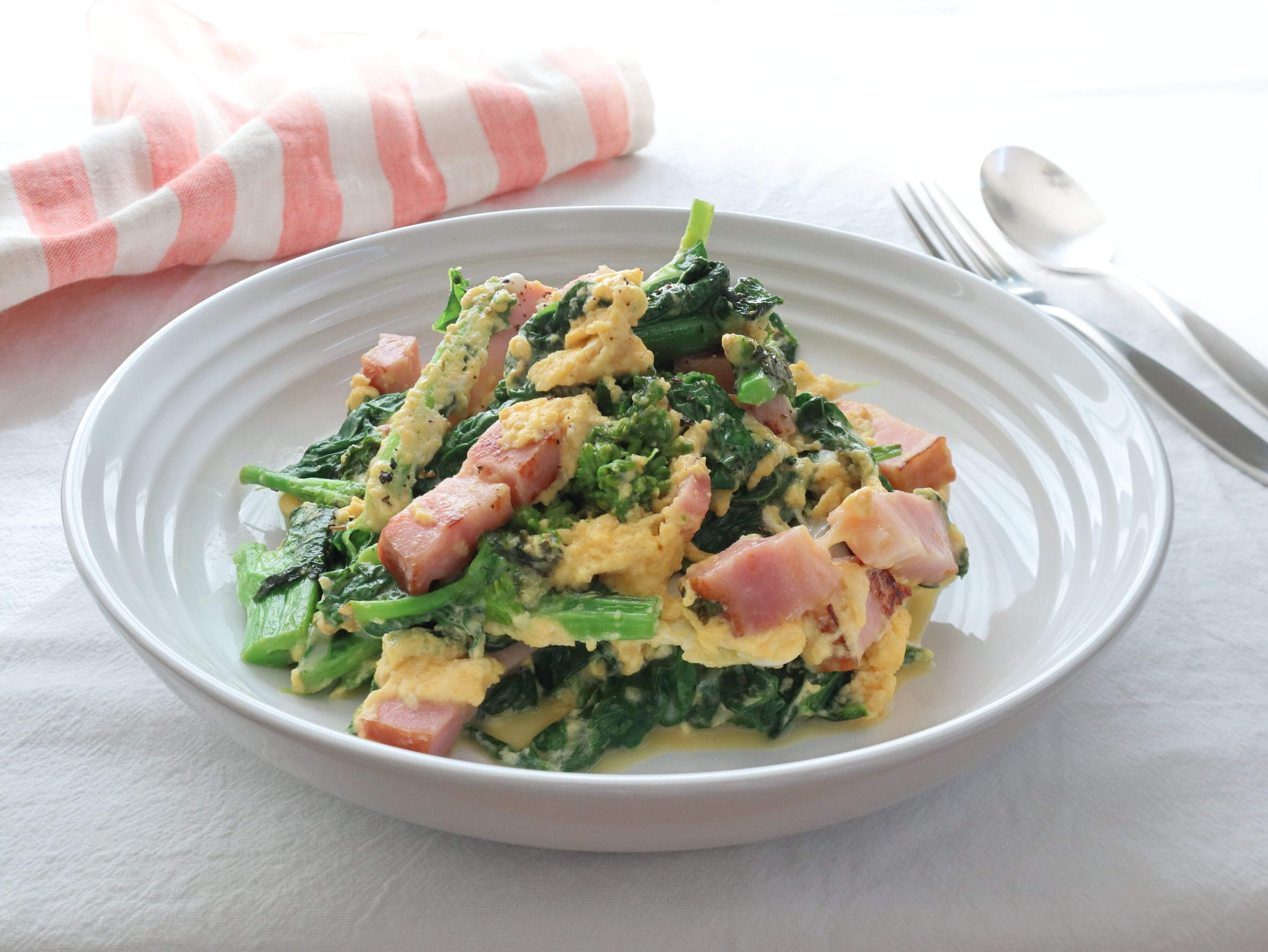 菜花のカルボナーラ風