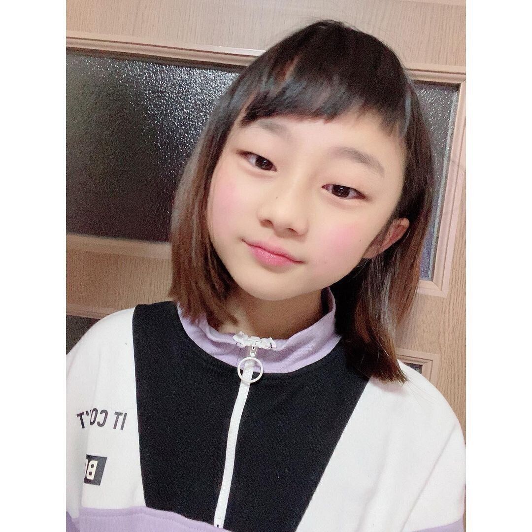 小学生女子も納得のキュートなヘアスタイル。アシメバングがキュートなボブ