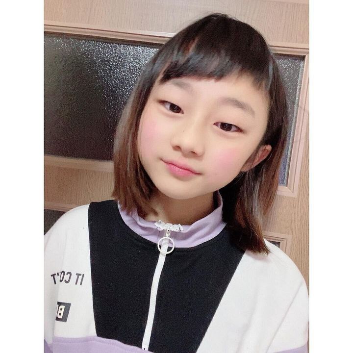 小学生女子も納得のキュートなヘアスタイル。アシメバングがキュートなボブ