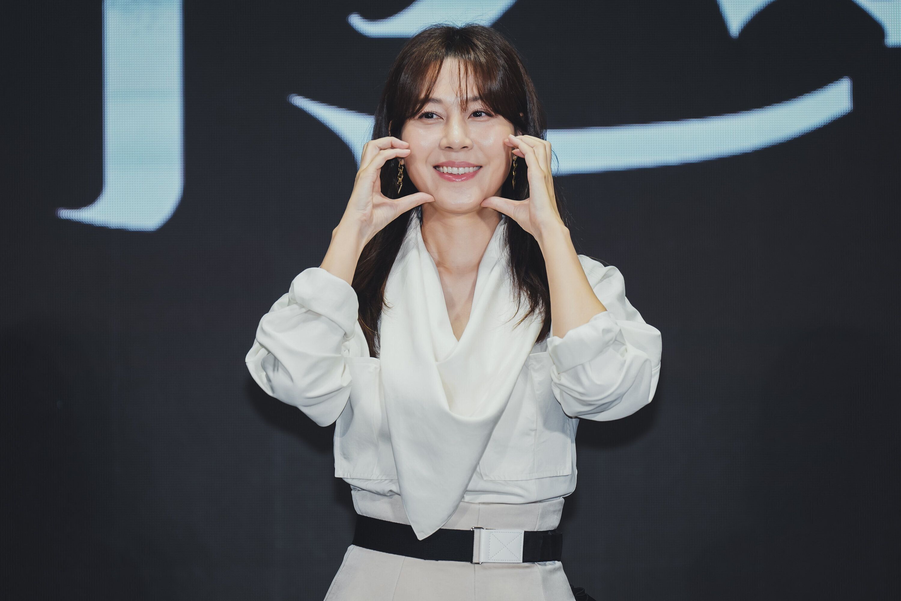 『レッド・スワン』記者会見