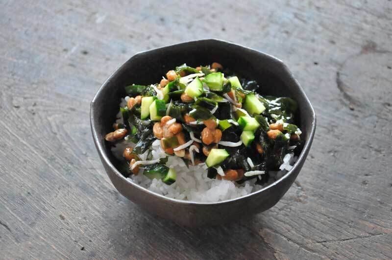 刺身わかめの簡単ねばねば丼